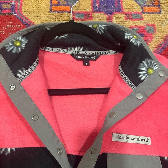 SIMPLY SOUTHERN Pink Daisy Fleece Pullover Sz S - Picture 3 of 4